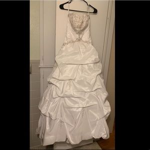 David’s Bridal #T9670 Wedding Dress Size 4